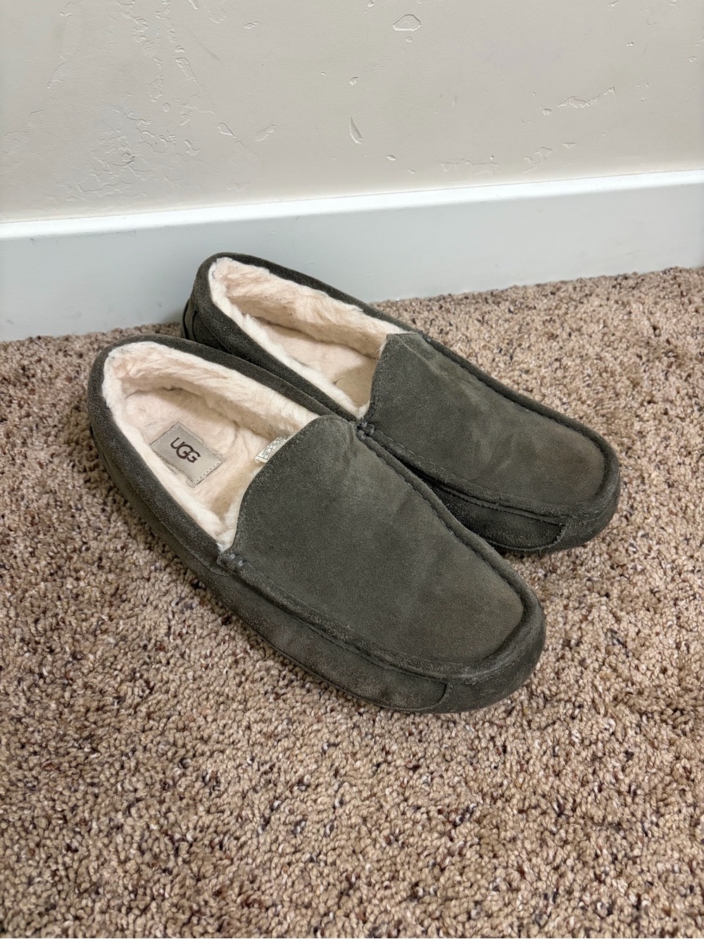 UGG Men’s Ascot Slipper Loafer Size 12 Olive Green